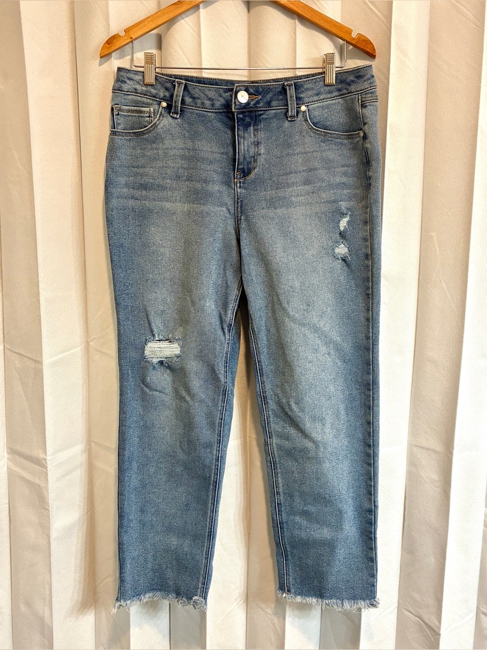 1822 Denim Medium Wash Straight Leg Jeans Women’s Size 10 34x27 Raw Hem